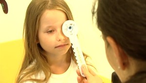 Ako zistíte, že vaše dieťa má očnú chybu? Sledujte tieto príznaky, pozor na 8 z nich!