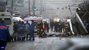 Výbuch v trolejbuse zabil najmenej 14 ľudí