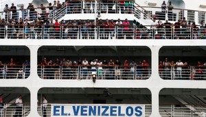 Do Atén dorazilo trajektom ďalších 2 500 utečencov