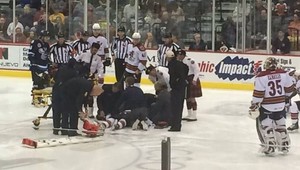 Minúty hrôzy! Kapitán Tucsonu v AHL skolaboval pri hymne
