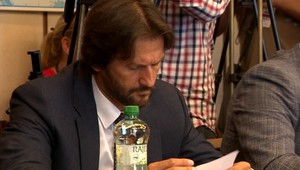 EXKLUZÍVNE FOTO: Čo si to Robert Kaliňák kreslil počas príhovoru ministerky Sakovej?