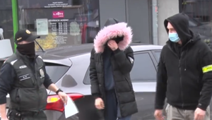 Dômyselný úkryt dílerky drog, pervitín ukrývala pred policajtmi v podprsenke