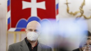 Virológ Klempa: Pri juhoafrickej mutácii je vyššia pravdepodobnosť, že sa nakazíme opakovane