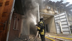 1247. deň na Ukrajine: Po ruskom nálete sú desiatky zranených, medzi nimi aj bábätko