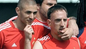 Tréner Blanc podržal v reprezentácii Riberyho a Benzemu