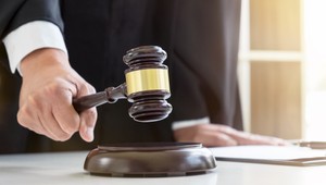 Muž rozhodol aj za svoju manželku. Nechal sa rozviesť, jej o tom povedal po týždňoch