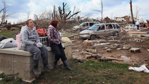 VIDEO: Tornádo demolovalo domy a vytrhávalo zo zeme stromy
