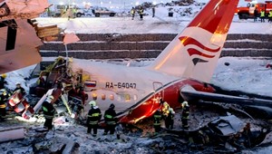 Vyšetrovatelia skúmajú čierne skrinky havarovaného Tu-204