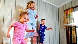 Matka (21) troch dievčat dostala od úradov poslednú šancu