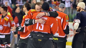 Do B.Bystrice smeruje kanadský útočník Tanner Glass (29)