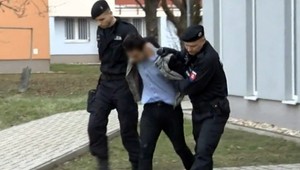 Afganca, ktorý na internáte v Nitre bodol študenta, obvinili z pokusu o vraždu