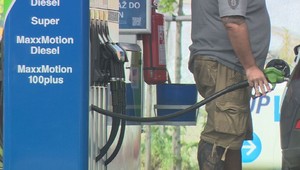 Dobrá správa pre motoristov. Ceny benzínu prestali rásť, dokonca mierne klesli