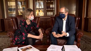 Ako vyzerá život v prezidentskej kancelárií, a aké faux pas sa podarili Zuzane Čaputovej? Hovorili sme s jej poradcom Petrom Bátorom