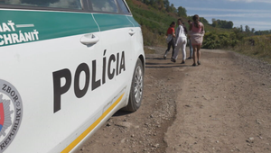 Dvojica nasadla do cudzieho auta. Dobrodružnú jazdu ukončila až priekopa