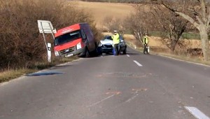 Pri Zlatých Moravciach do seba vrazili tri autá