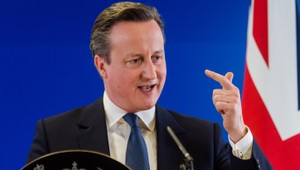 Britský premiér Cameron vlastnil akcie v Paname, zverejní svoje daňové priznania