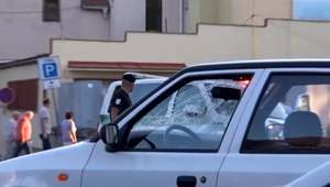 Od schránok na čelné sklo: Roznášanie predvolebných letákov skončilo dramaticky