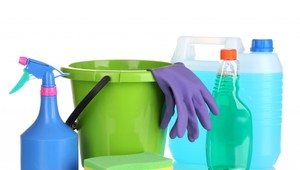 Lekárka varuje: Ak vaše dieťa vypije čistiaci prostriedok, toto určite nerobte