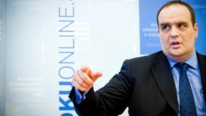 SDKÚ padla pre Radičovú a Dzurindu, tvrdí Frešo