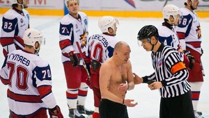 To je možné iba v Rusku! Bitka trénerov, jeden prišiel o šaty