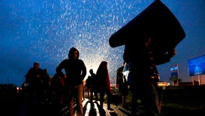 Na maďarsko-rakúsku hranicu už dorazili tisíce migrantov, prídu ďalší