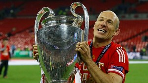 Arjen Robben (29). Z doterajšieho smoliara najväčší hrdina