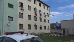 Dieťa vypadlo z okna. Lekári hovoria o zázraku