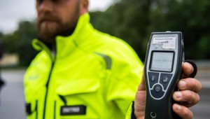 Opitá jazdila s trojročným dieťaťom v aute: Vodička spôsobila dopravnú nehodu