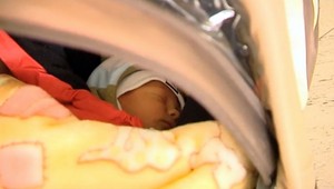 Táňa z autobusu smrti porodila zdravého Arnolda