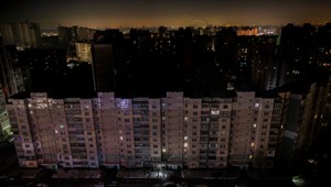 1431. deň na Ukrajine: Rusko útočilo na Kyjev a Charkov počas trojstranných mierových rokovaní