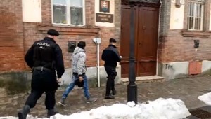 Znásilnená 75-ročná dôchodkyňa. Testy DNA usvedčili mladého otca bábätka