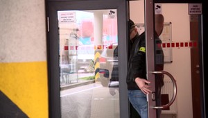 Marek, ktorý mal zavraždiť manželku, je vo väzbe. Sudca rozhodoval o jeho osude v nemocničnej izbe