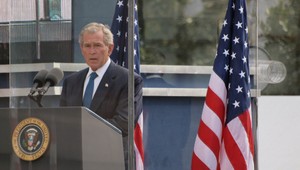 Amnesty International chce zatknúť Georga Busha