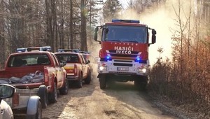 Boj s ohňom pokračuje! Staré Hory stále trápia plamene