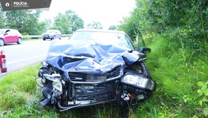 Vážna dopravná nehoda. Pri zrážke dvoch áut sa zranili 4 ľudia