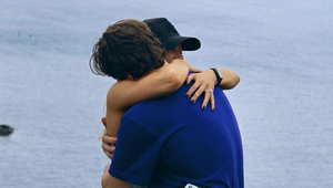 Rozchod so snúbenicou! Slávny spevák ukončil vzťah, keď mu bolo najhoršie!