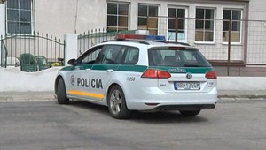 Muž (47) zachraňoval dôchodcu v krčme (68). Keď zomrel, ukradol mu 400 eur