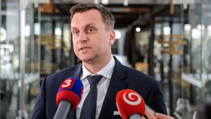 Andrej Danko chce, aby študenti povinne chodili do koncentračného tábora