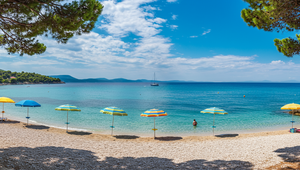 Tragédia v chorvátskom letovisku: Opití Poliaci napadli muža, ten po útoku zomrel