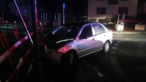 FOTO: Nočná nehoda v Limbachu. Osoba sa už v aute nenachádzala