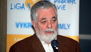 Hra osudu. Psychiater Novotný zachránil pacientku a potom zomrel...