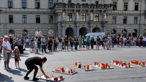 Len pár hodín po streľbe v Grazi hrozili ďalšími útokmi. Vyhrážali sa ďalším školám aj stanici
