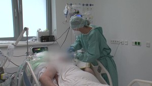 V koalícii sa stále častejšie hovorí o povinnom očkovaní. Opozícia odkazuje motivovať, ale neprikazovať