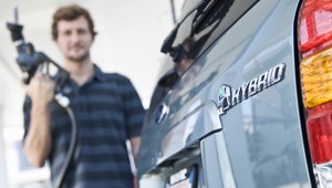 Tankujeme lacnejšie. Ceny benzínu od apríla klesajú