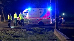 Tragická nehoda pripravila o život muža. Zvyšných dvoch previezli do nemocnice