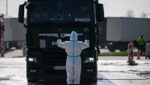 Zákaz, dezinfekcia a kontroly: Na hraniciach sú prísnejšie opatrenia kvôli slintačke a krívačke