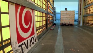 Potrebujú sviečky, teplé oblečenie či trvanlivé potraviny. TV JOJ vyšle na Ukrajinu už šiesty kamión pomoci