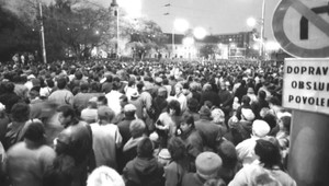 Nežná revolúcia v roku 1989 sa v Bratislave začala už o deň skôr