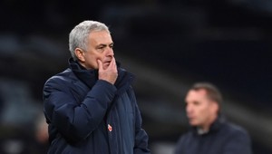 Manažéri Premier League ako pubertiaci - anglický bulvár má novú zábavku