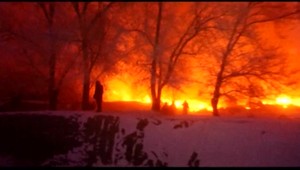 Lietadlo sa zrútilo na dedinu, najmenej 37 ľudí je mŕtvych
